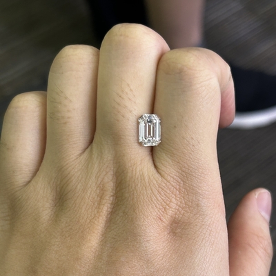 Beli 2.31 Karat Lab Tumbuh Emerald Cut Diamond VS1 Kejernihan E Warna online manufacture